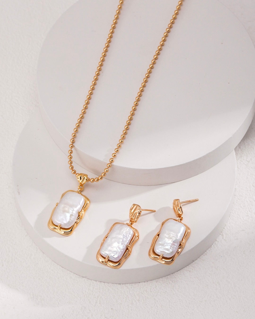 Rectangular Pearl Pendant Necklace | 925 Sterling Silver with 18K Gold Plating