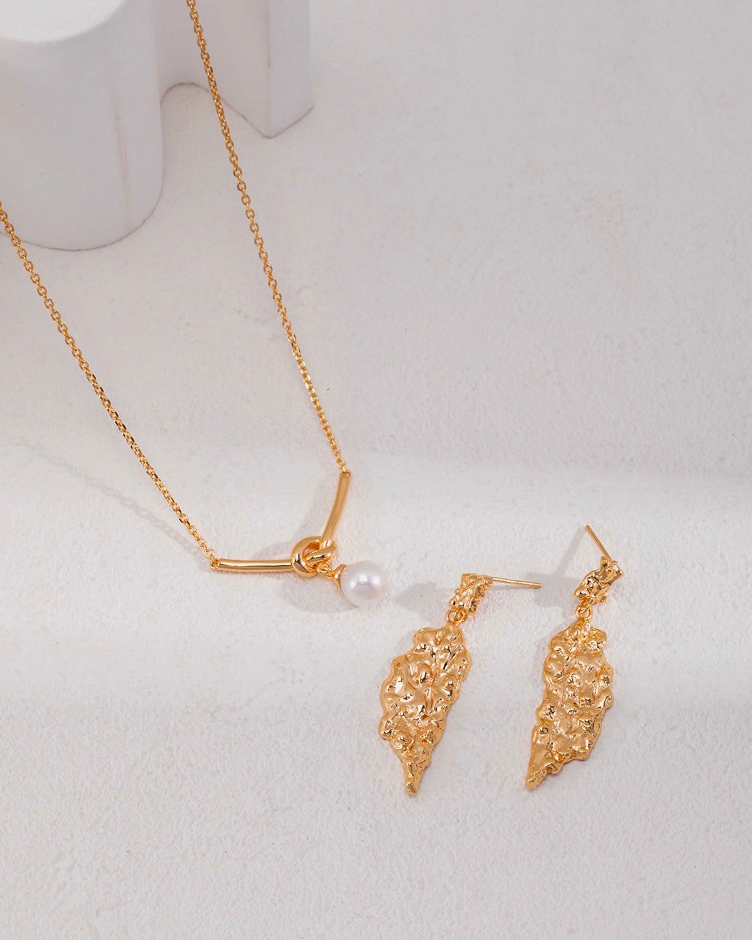 Knot of Light Pearl Necklace | 925 Sterling Silver