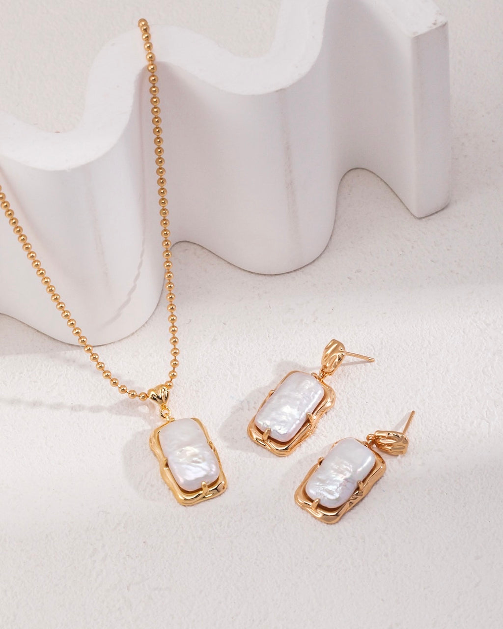 Rectangular Pearl Pendant Necklace | 925 Sterling Silver with 18K Gold Plating