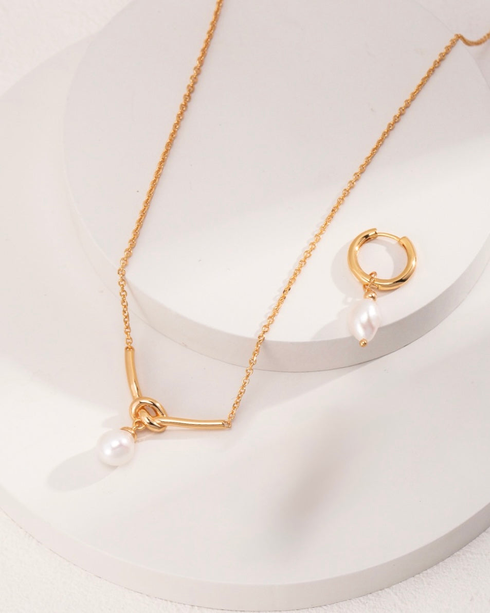 Knot of Light Pearl Necklace | 925 Sterling Silver